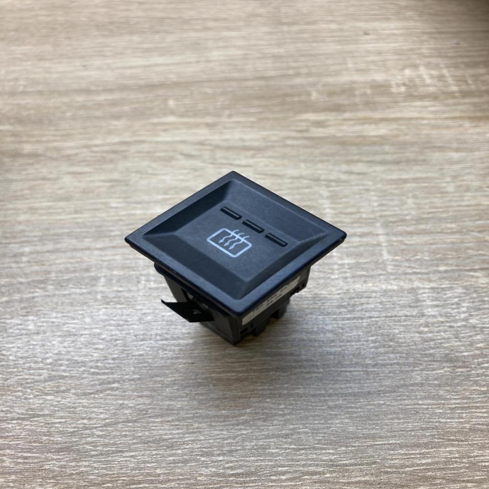 7E0959621   Windscreen/window heater switch Volkswagen Transporter - Caravelle T