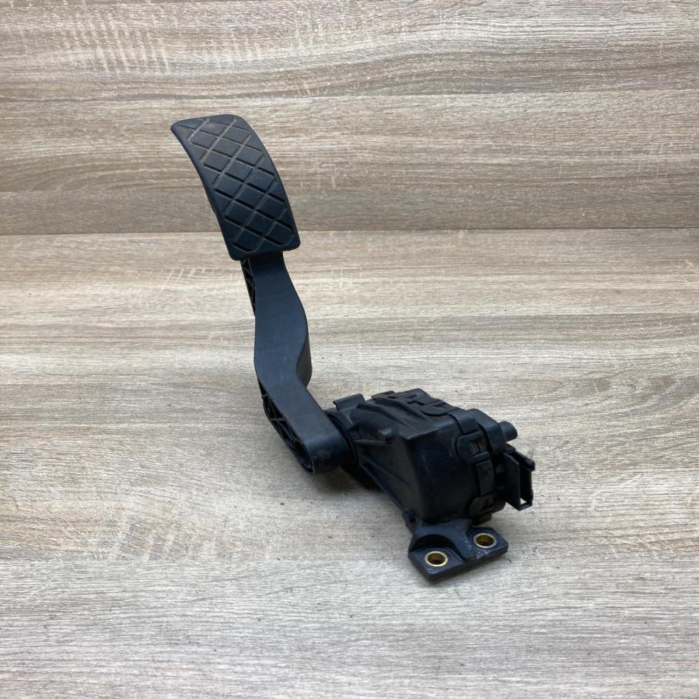 1J1721503H 6PV007770  Accelerator throttle pedal Volkswagen Golf IV