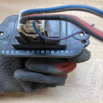 PM010010B   Heater blower motor/fan resistor Mazda 6