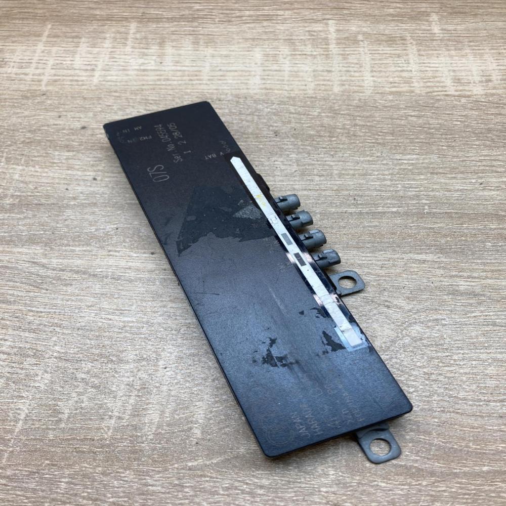 4F9035225D   Aerial antenna amplifier Audi A6 S6 C6 4F