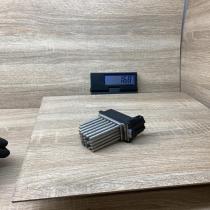 4B0820521 5DS006467  Heater blower motor/fan resistor Audi A6 S6 C5 4B
