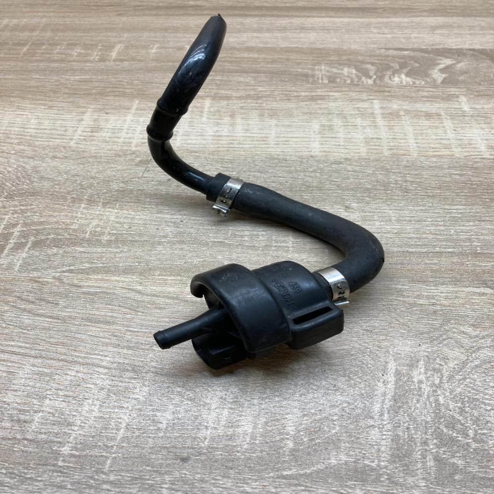 058133459 421159 03  Valve vacuum Volkswagen PASSAT B5