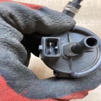 058133459 421159 03  Valve vacuum Volkswagen PASSAT B5