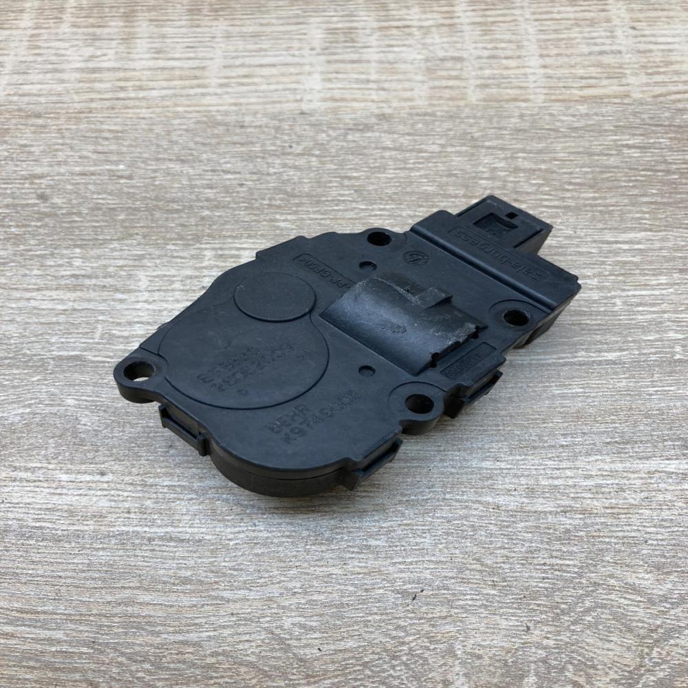 EFB330 26062009 K9749005 Air flap motor/actuator Audi A5 8T 8F