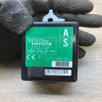 89740 12040 61B312 000  Door central lock control unit/module Toyota Auris 150