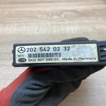 2025420232 5KG007099  Light module LCM Mercedes-Benz C W202