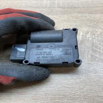 4E0820511 0132801323  Air flap motor/actuator Audi A8 S8 D3 4E