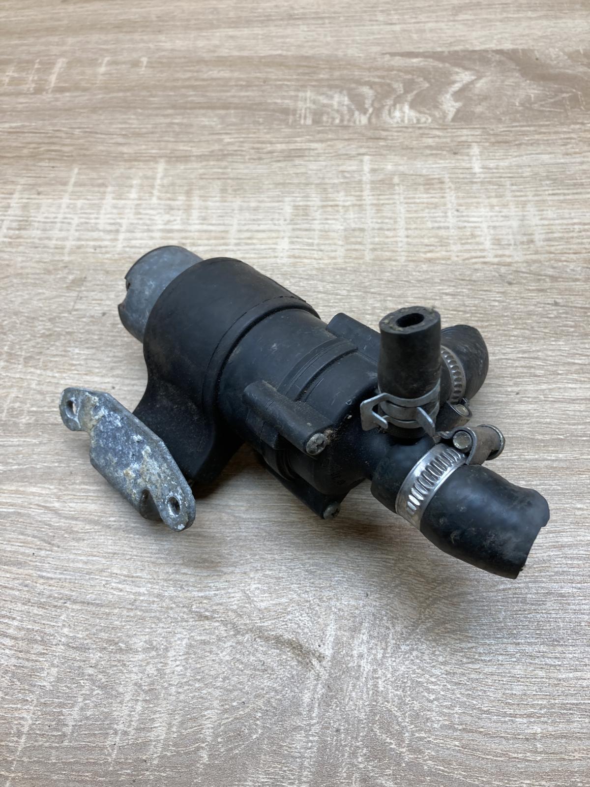 0018358664 0392020043 A2108300114 Electric auxiliary coolant/water pump Mercedes