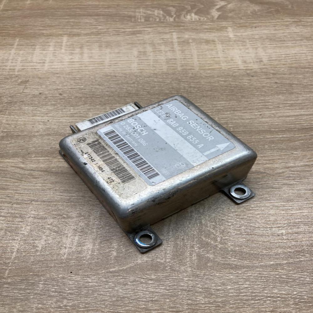 8A0959655A   Airbag control unit/module Audi 100 S4 C4