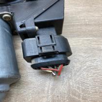 8D0959802 113846 100 05071900 Front door window regulator motor Audi A4 S4 B5 8D