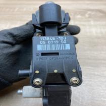 113846 100 05071900  Front door window regulator motor Audi A4 S4 B5 8D