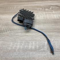 104993 3011   Coolant fan relay Mitsubishi Galant