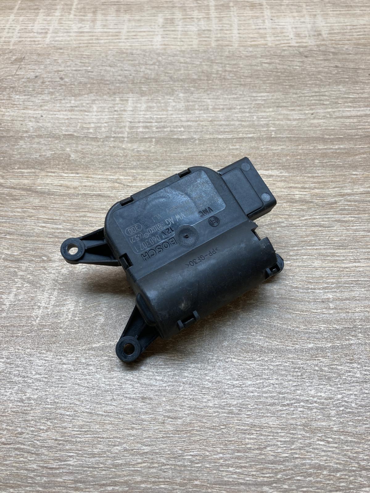 1K1907511E 0132801343  Air flap motor/actuator Volkswagen Golf V