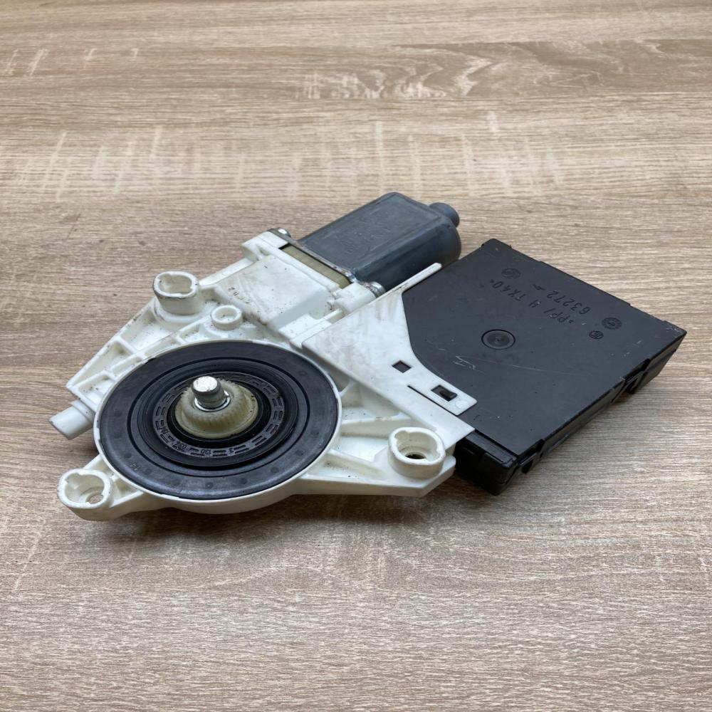 8P4959802F 0130822263  Rear door window regulator motor Audi A3 S3 8P