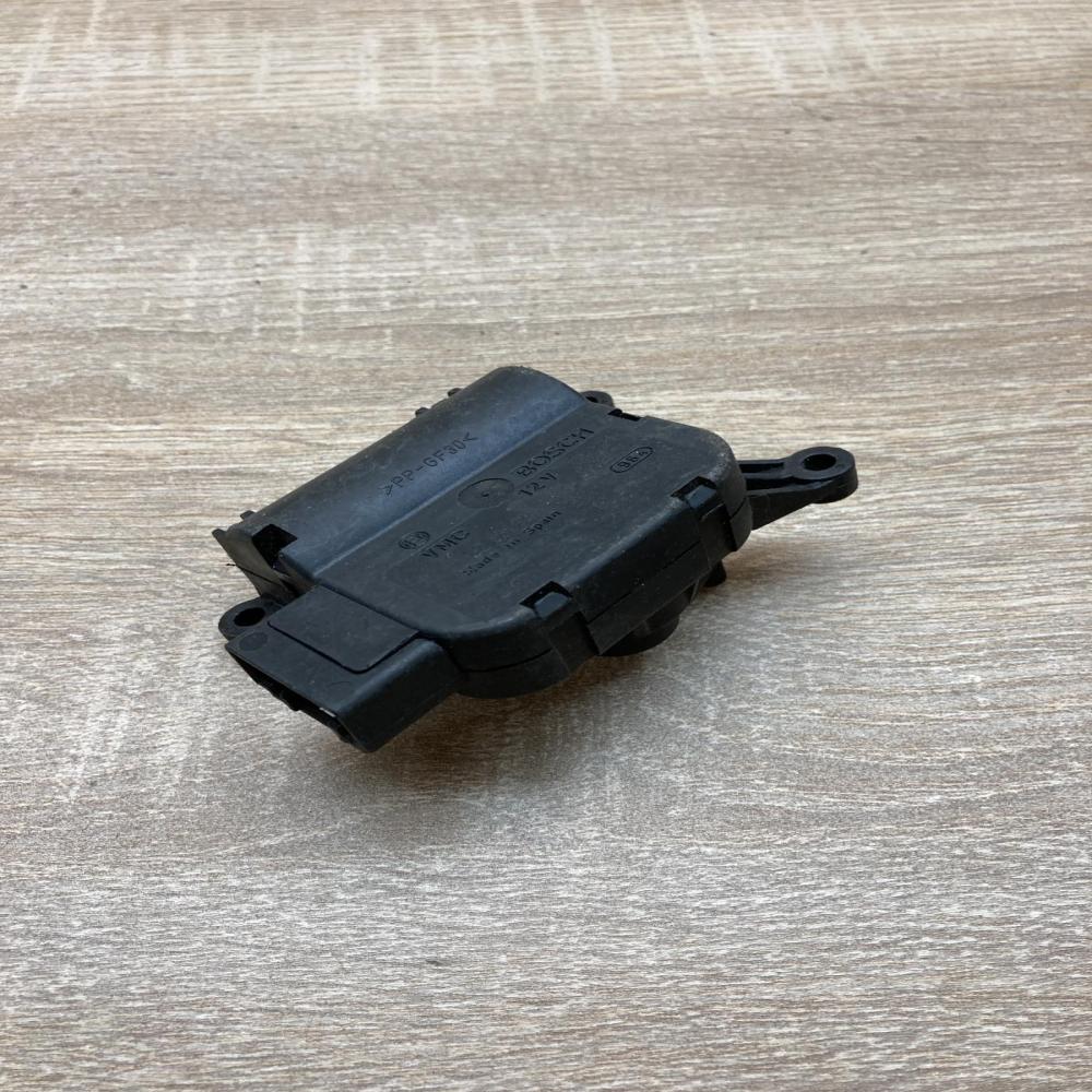 7L0907511B 0132801320  Air flap motor/actuator Volkswagen Touareg I
