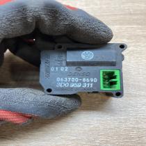 3D0959311 063700 8690  Air flap motor/actuator Volkswagen Phaeton