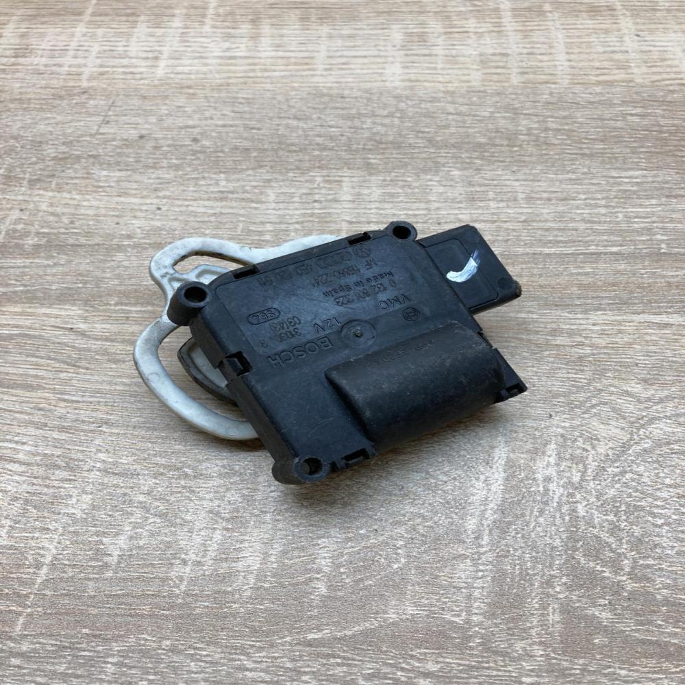 4E0820511 0132801323  Air flap motor/actuator Audi A8 S8 D3 4E