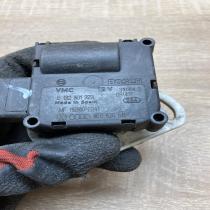 4E0820511 0132801323  Air flap motor/actuator Audi A8 S8 D3 4E