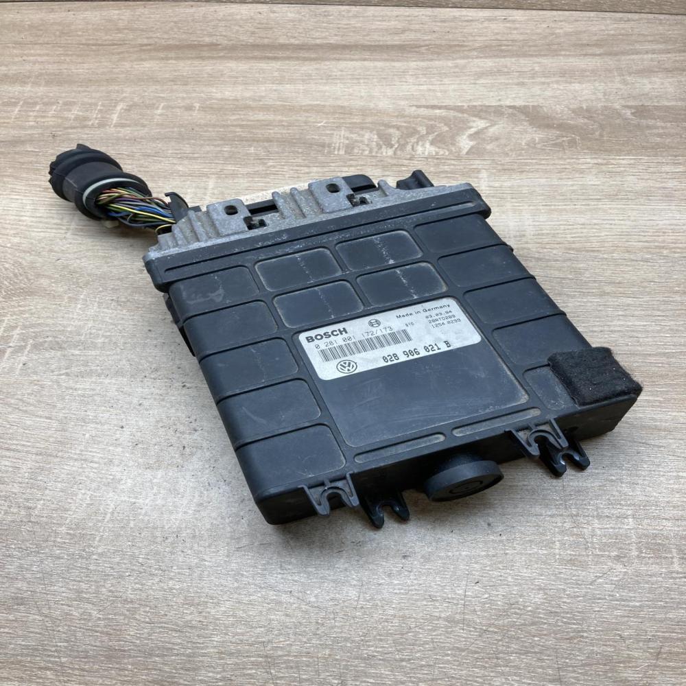 028906021B 0281001172  Engine control unit/module ECU Volkswagen PASSAT B4