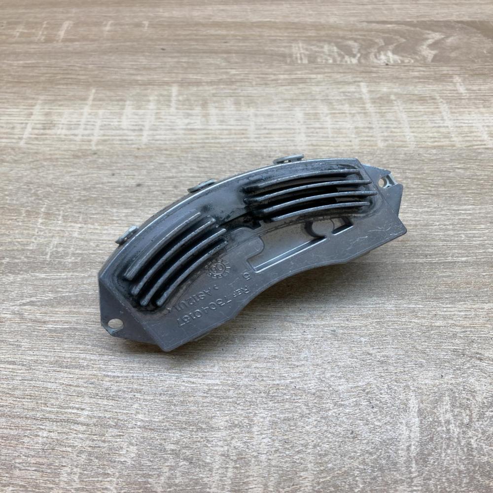 73040157 985464F  Heater blower motor/fan resistor BMW 3 E90 E91