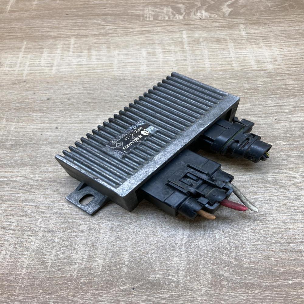7700111525   Glow plug pre-heat relay Renault Scenic I