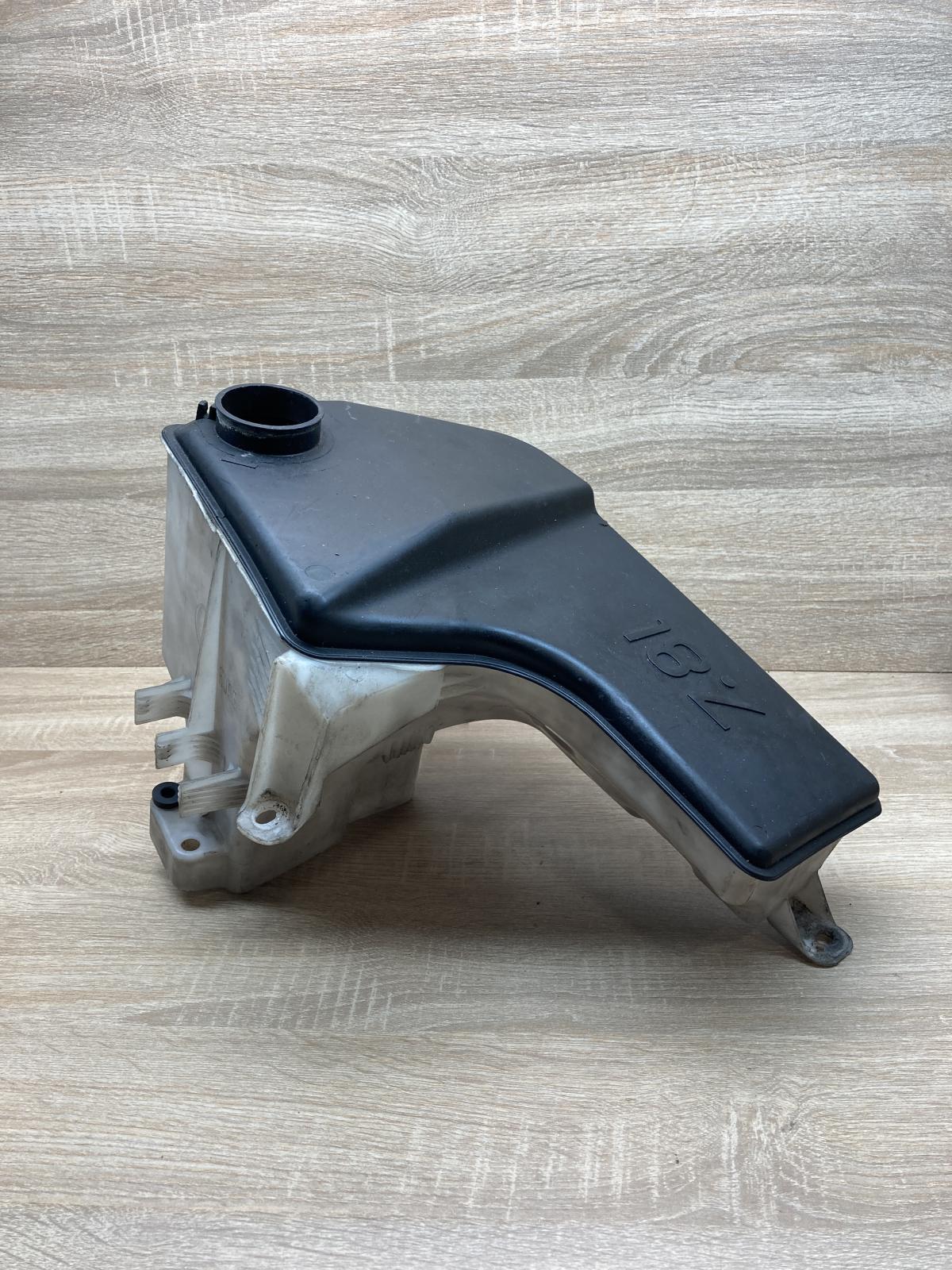 8252738   Windshield washer fluid reservoir/tank BMW X5 E53