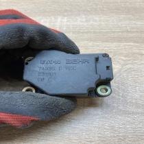 74935D 231101  Air flap motor/actuator Volvo S60