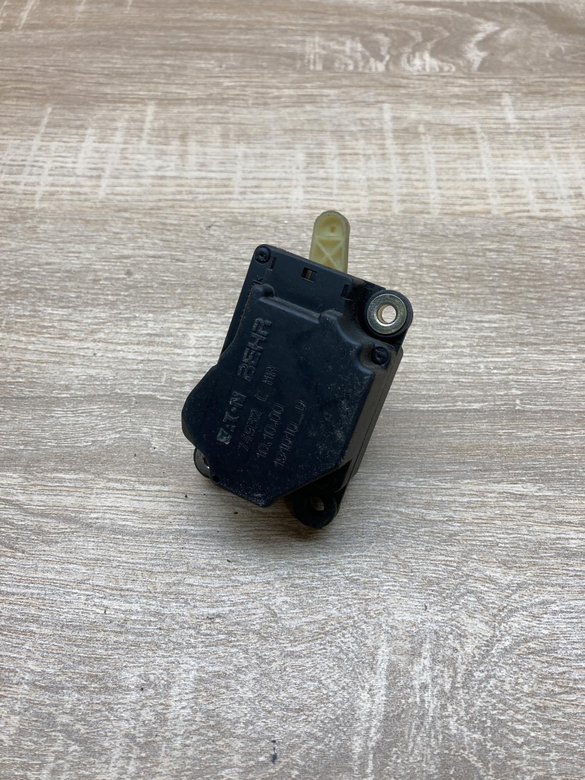 74932C 191010D  Air flap motor/actuator Volvo V70