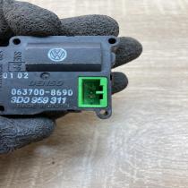 3D0959311 063700 8690  Air flap motor/actuator Volkswagen Phaeton