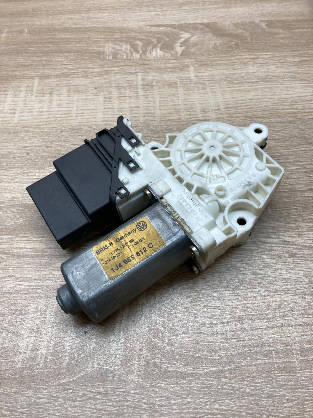 1J4959812C F005S00050  Rear door window regulator motor Volkswagen Golf IV