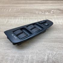 84802 05210 84820 05100  Electric window control switch Toyota Avensis T250