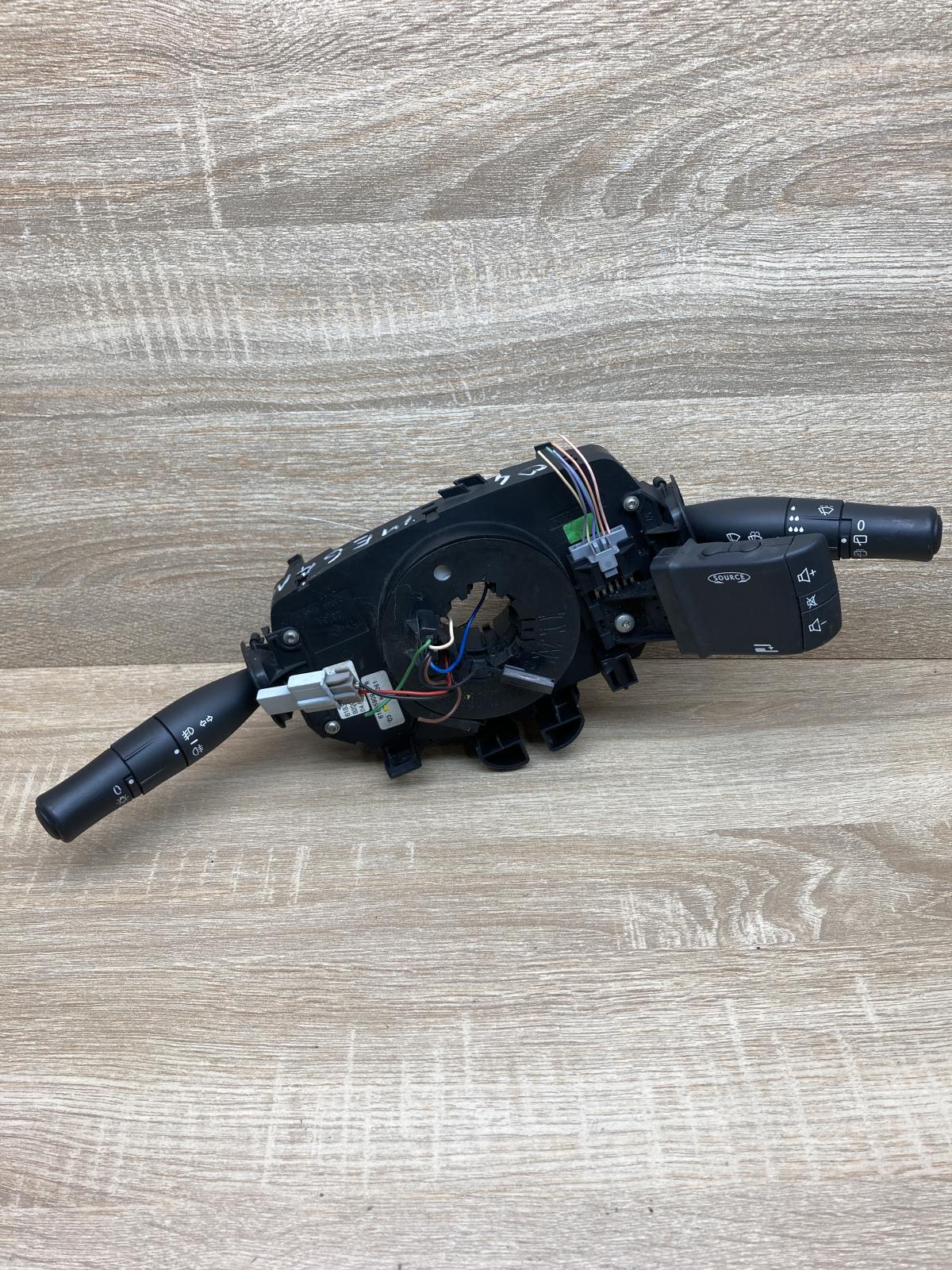 8200213760 618300120  Wiper turn signal indicator stalk/switch Renault Megane II