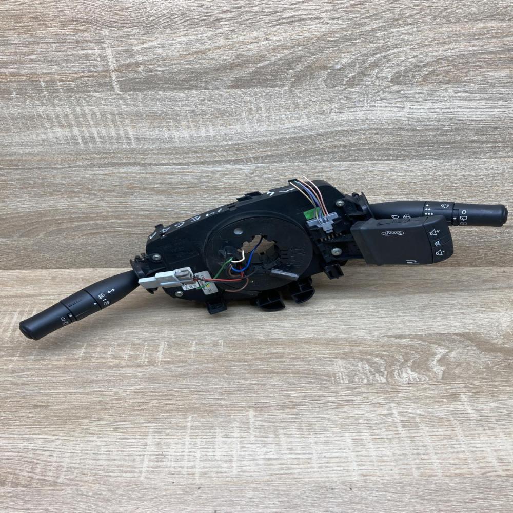 8200213760 618300120  Wiper turn signal indicator stalk/switch Renault Megane II