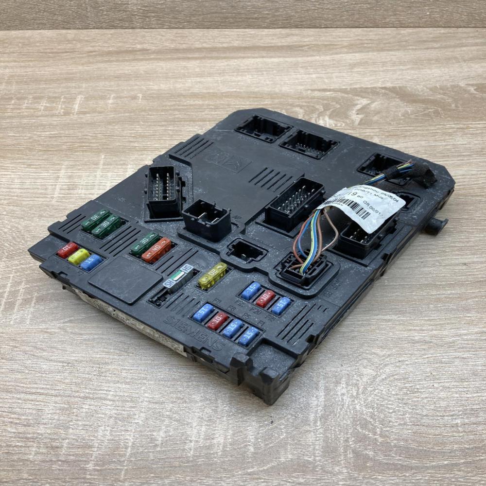 9652474780   Fuse module Peugeot 206