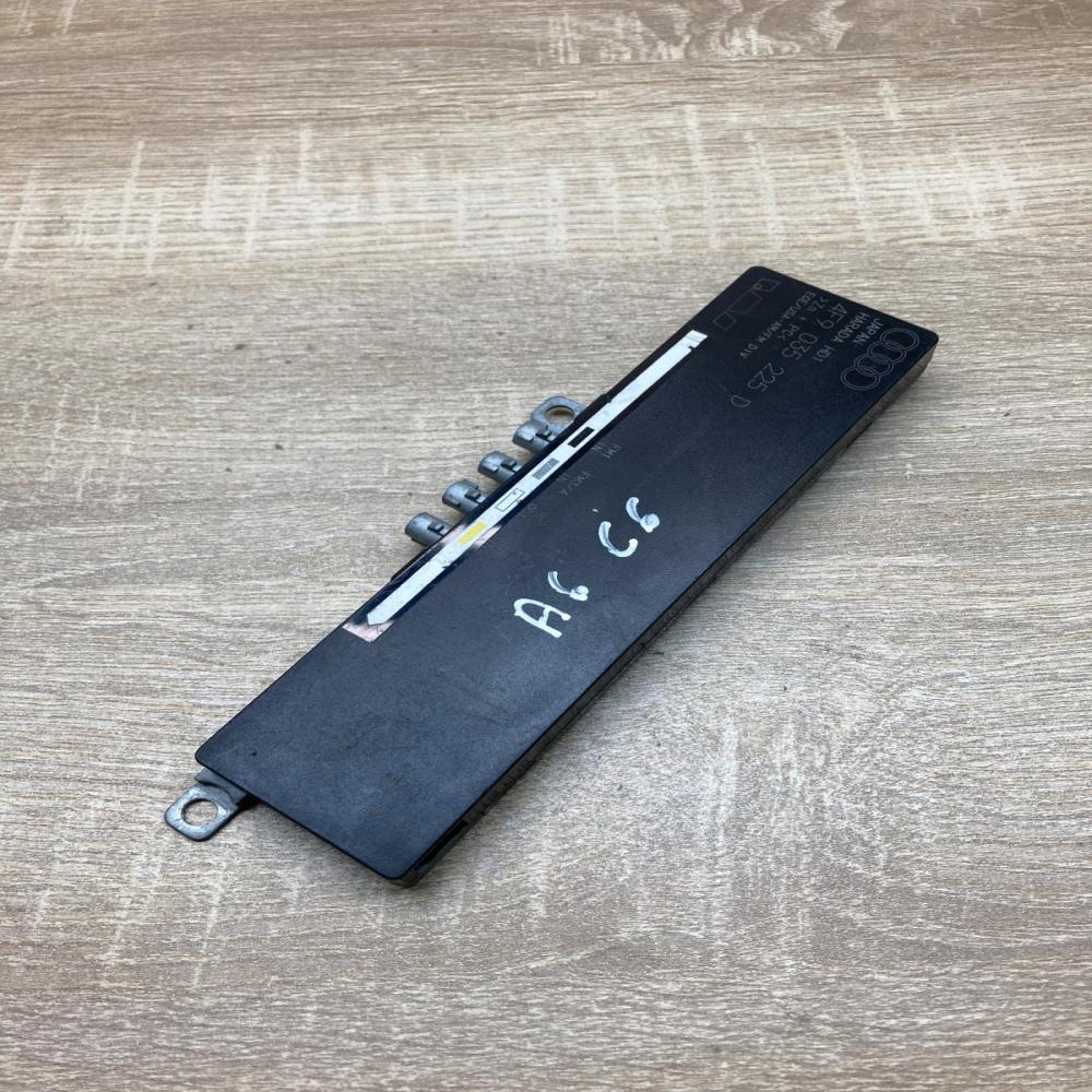 4F9035225D   Aerial antenna amplifier Audi A6 S6 C6 4F