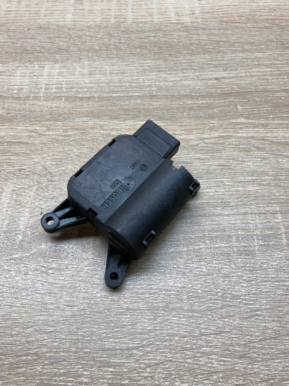4F0820511 0132801358  Air flap motor/actuator Audi A6 S6 C6 4F