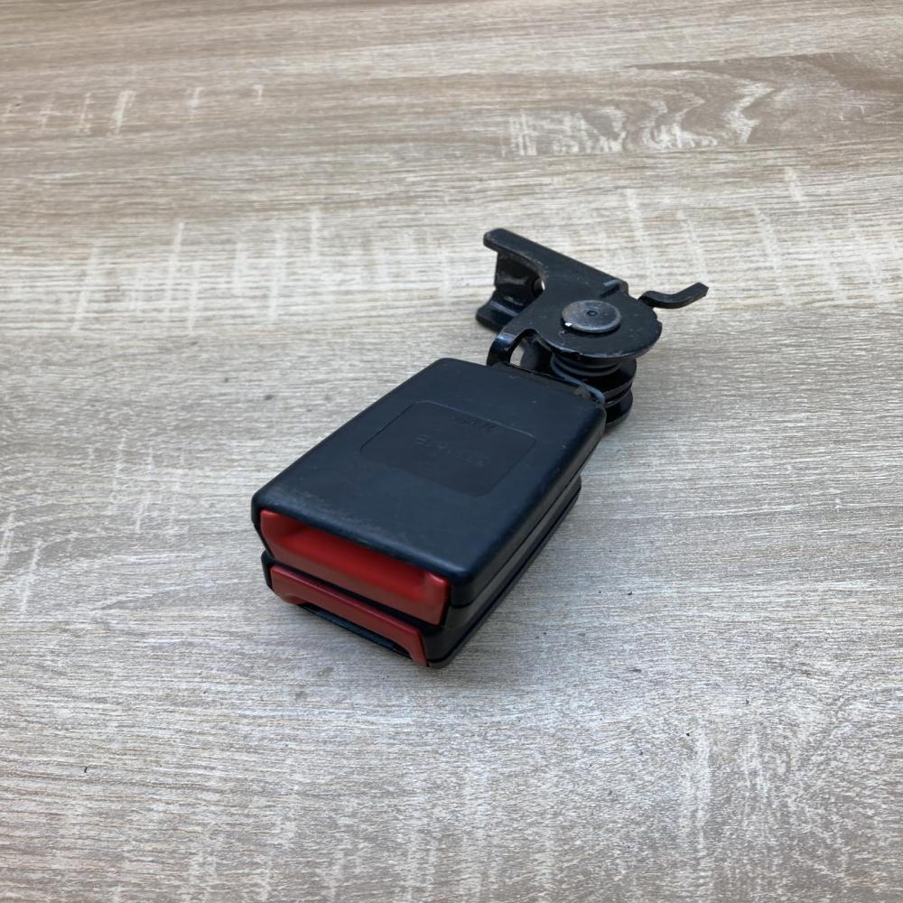 333161B   Rear seatbelt buckle Opel Astra J