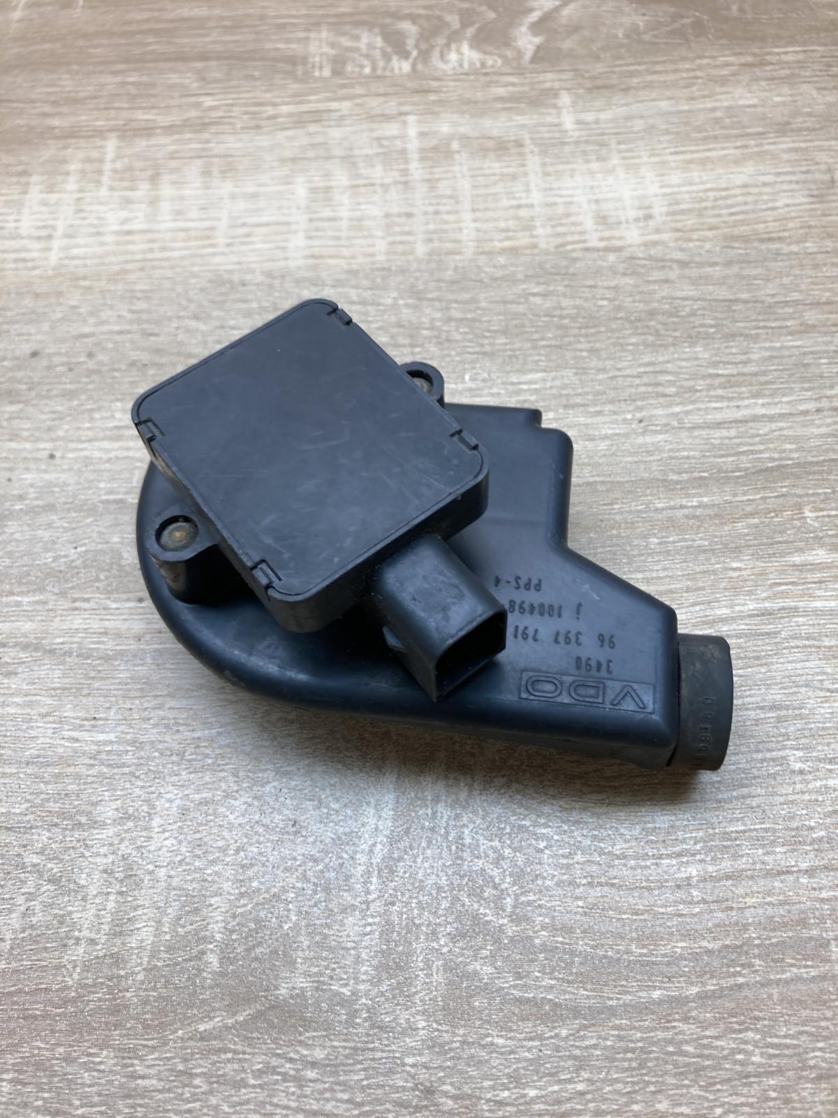 9639779180   Accelerator pedal position sensor Peugeot 406
