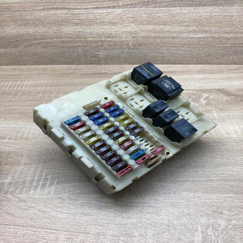 2M5T 14A073 PC 90730AB  Fuse module Ford C-MAX I