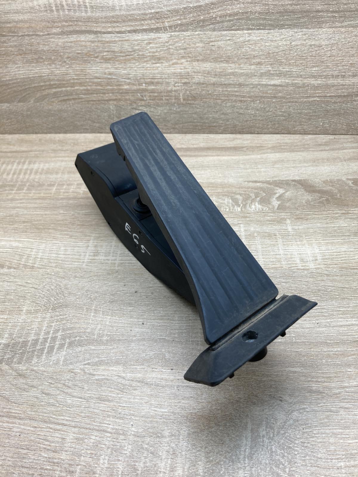 6762482 259160  Accelerator throttle pedal BMW 7 E65 E66