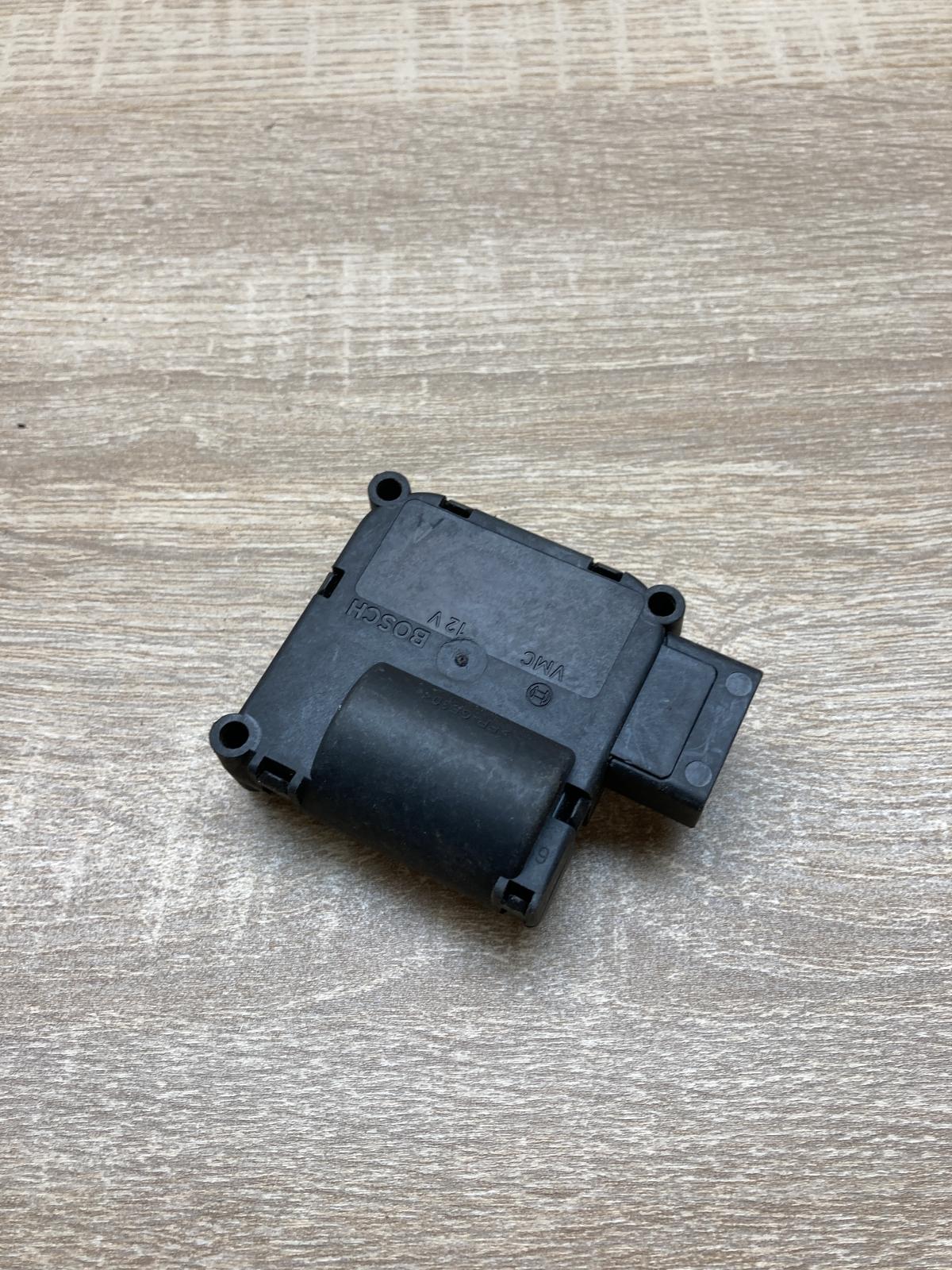 4F0820511A 0132801359  Air flap motor/actuator Audi A6 S6 C6 4F