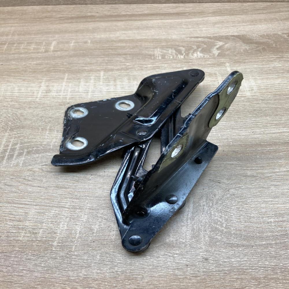 7L6823302   Engine bonnet/hood hinges Volkswagen Touareg I