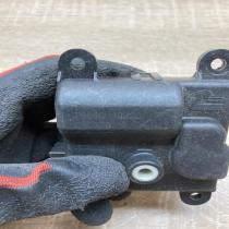 23980 30820   Air flap motor/actuator Nissan Primera