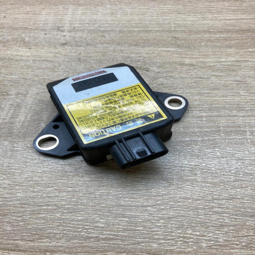 89183 60020 174500 5431  ESP acceleration yaw rate sensor Lexus IS 220D-250-350