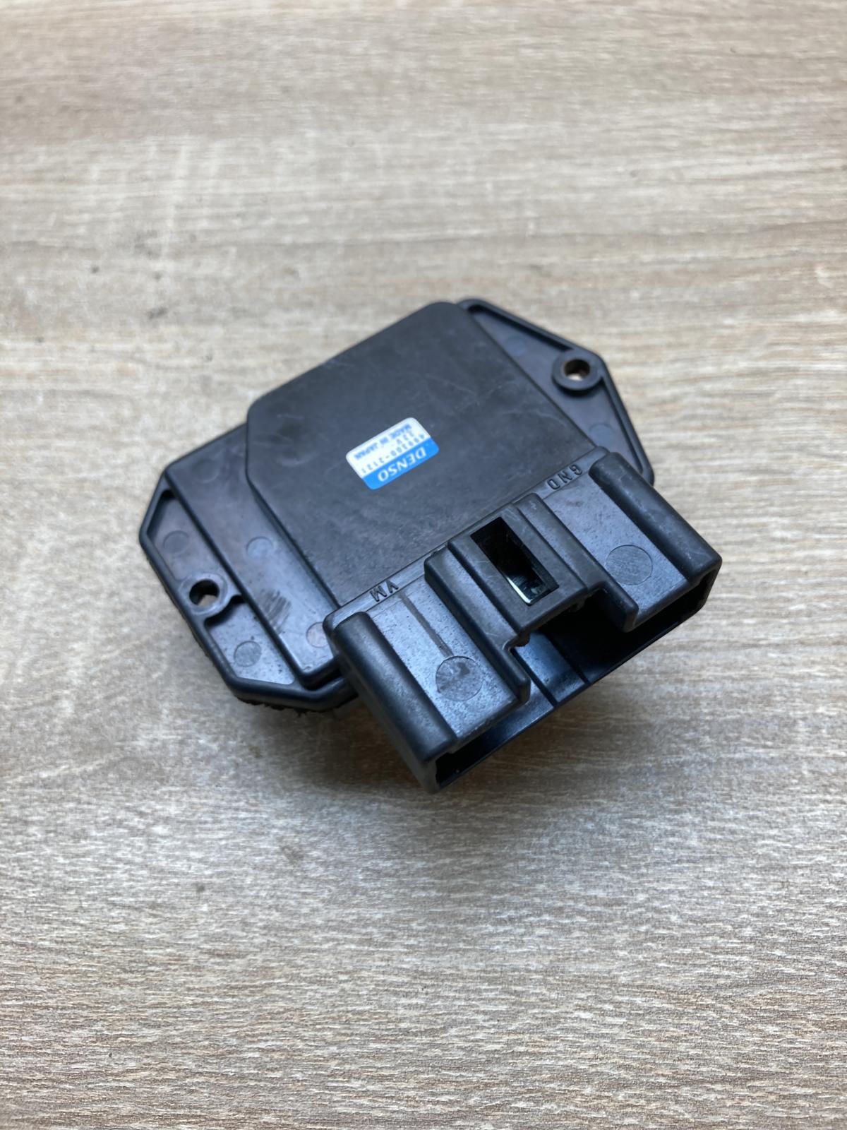 499300 2121   Heater blower motor/fan resistor Toyota Land Cruiser (J120)