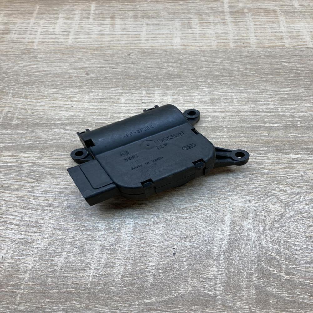 8E1820511B 0132801303  Air flap motor/actuator Audi A4 S4 B6 8E 8H