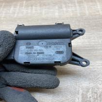 8E1820511B 0132801303  Air flap motor/actuator Audi A4 S4 B6 8E 8H