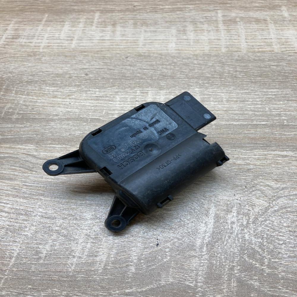 1K1907511D 0132801338  Air flap motor/actuator Volkswagen Touran I