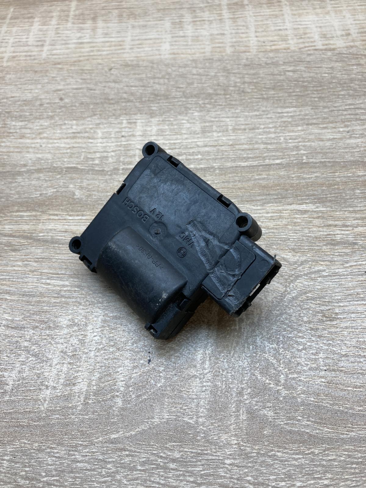 4F0820511A   Air flap motor/actuator Audi A6 S6 C6 4F