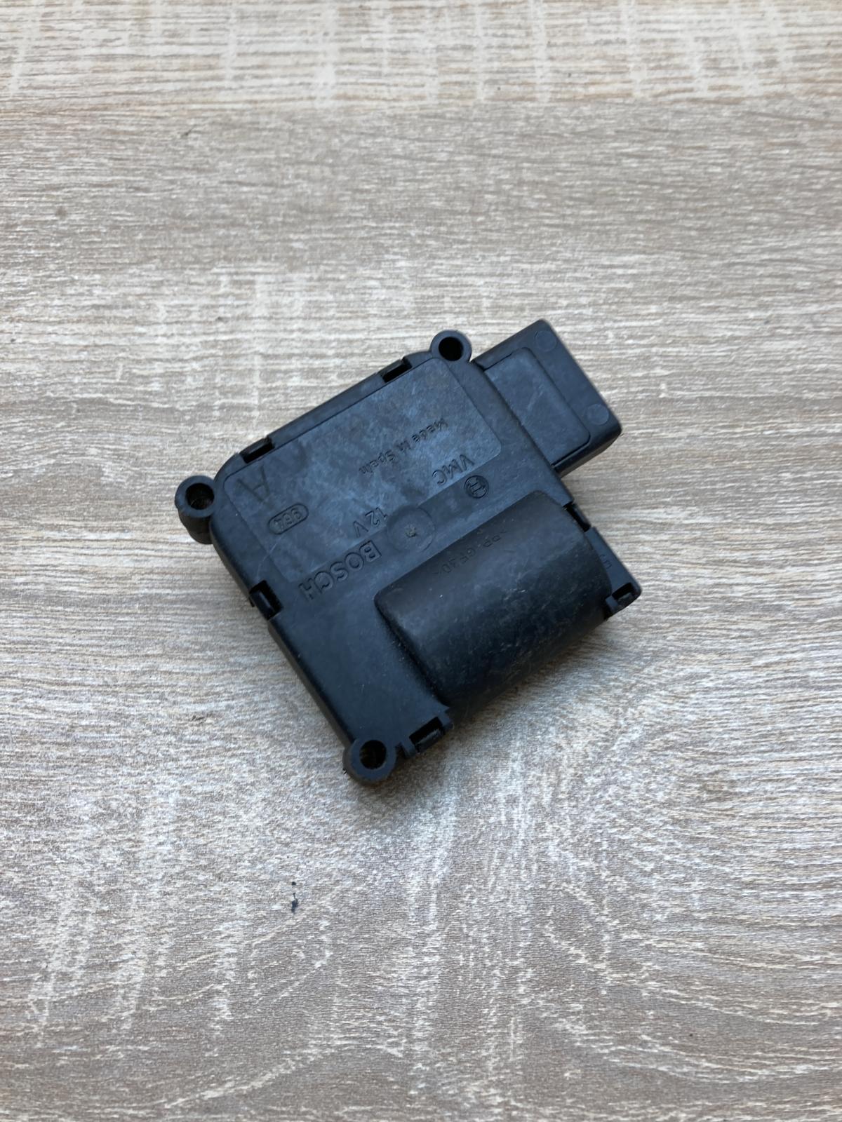 4F0820511A 0132801359  Air flap motor/actuator Audi A6 S6 C6 4F